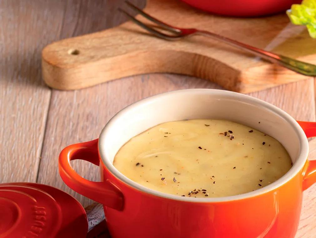 Fonduta di Emmental svizzero e groviera con pane francese