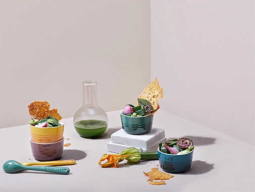 Pasta primaverile all’olio d'ortica e chips di pecorino