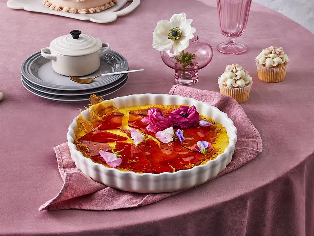 Crostata di crema pasticcera senza crosta con caramello spaccato
